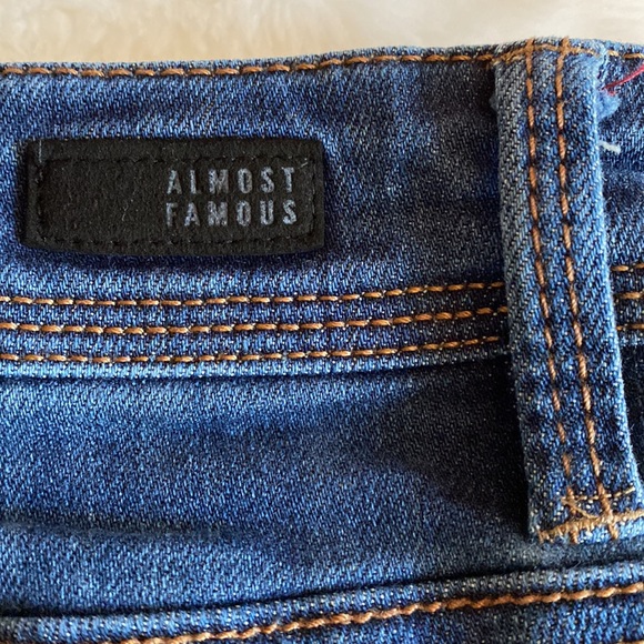 PLUS Size 18 ALMOST FAMOUS Mid Rise Roll Cuff Ripped Jeans - Picture 7 of 10